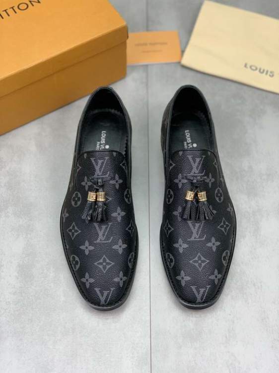 Picture of Louis Vuitton Shoes _SKULVsz38-442Cn060613767